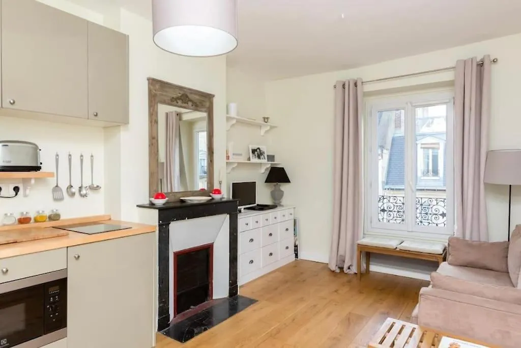 Cozy Near Champs Elysees *