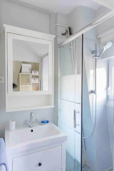 Cozy Near Champs Elysees Paris